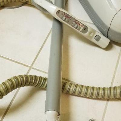 Lot 537: ELECTROLUX Vacuum w/ Accessory Bundle
