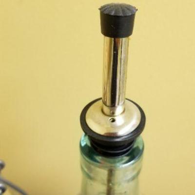 Lot 539: Jar/ Bottle Lot 