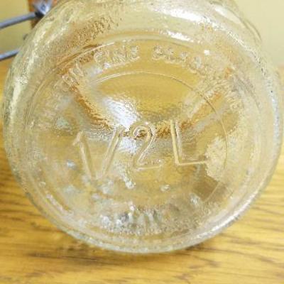 Lot 540: Jar Lot
