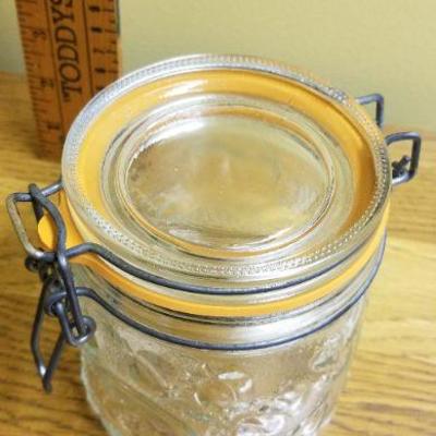 Lot 540: Jar Lot