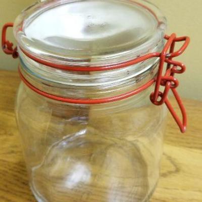 Lot 540: Jar Lot