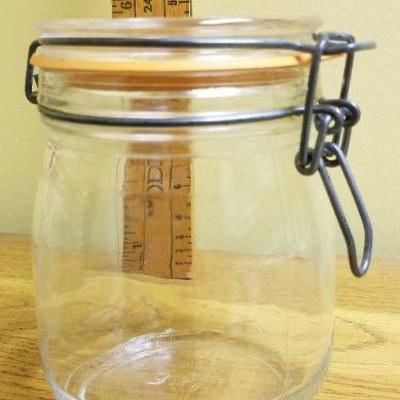 Lot 540: Jar Lot