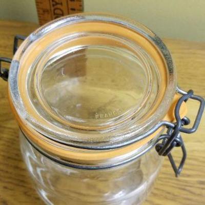 Lot 540: Jar Lot