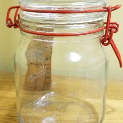 Lot 540: Jar Lot