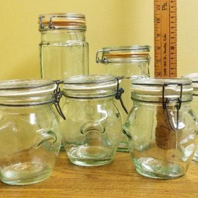 Lot 542: Jar lot