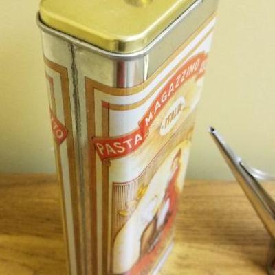 Lot 544: Metal Tins