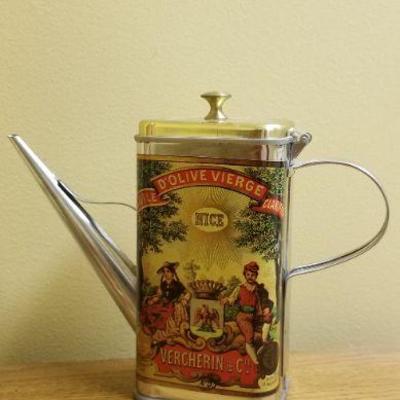 Lot 544: Metal Tins