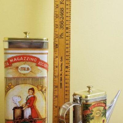 Lot 544: Metal Tins