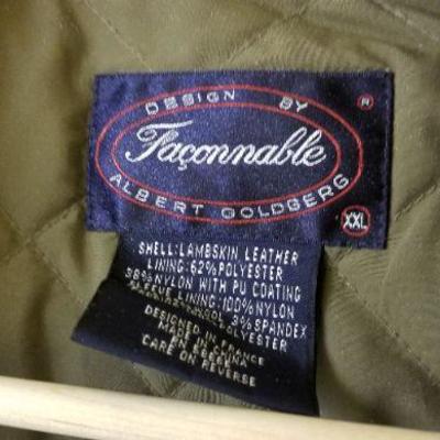 Lot 546: FaÃ§conable Mens Black Leather Jacket
