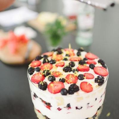 TRIFLE DESSERT BOWL pedestal style