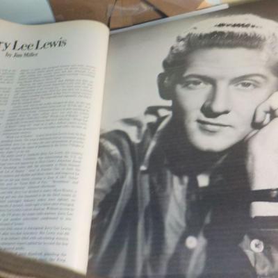 " The Rolling Stone"  "Rock & Roll Illustrated History", 1976.