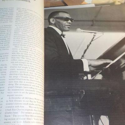 " The Rolling Stone"  "Rock & Roll Illustrated History", 1976.