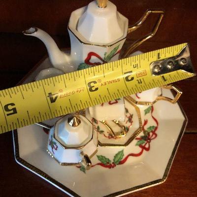 #5 Miniature Christmas Mistletoe Holly Berry Tea Set