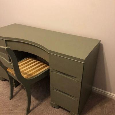 #19 Green/Gray desk w/ Chair
