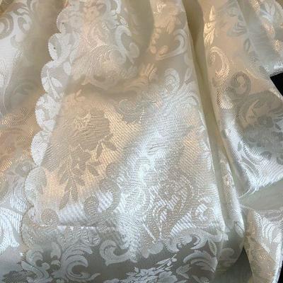 #57 Damask Banquet Table Cloth 