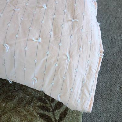 #90 NICE Hand Tied Quilt PEACHY!!!