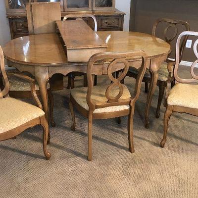 #94 Pecan Dining Table with Leaf and 6 Chair