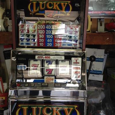 Vintage lucky seven machine 