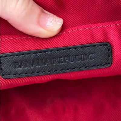 BANANA REPUBLIC clutch purse NEW condition 
