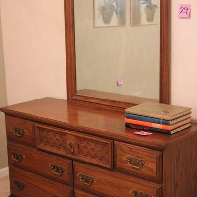 Lot 29 Ballman Cummings Dresser w/ Mirror
