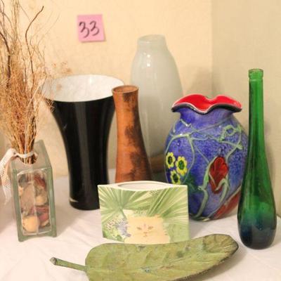 Lot 33 Lot of Vases