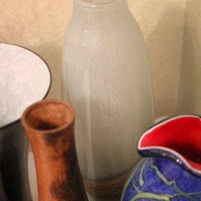 Lot 33 Lot of Vases