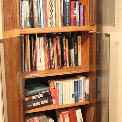 Lot 40 Huge Lot of Books