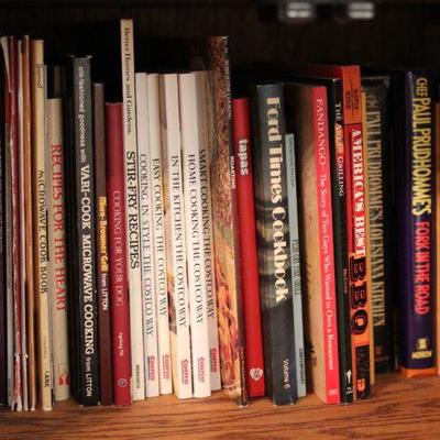 Lot 40 Huge Lot of Books