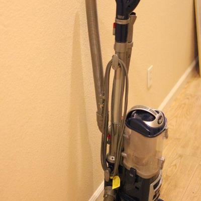 Lot 45 Shark Lift-Away Vacuum