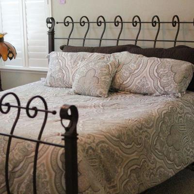 Lot 67 Iron King Bed w/ Sleep Number Mattress