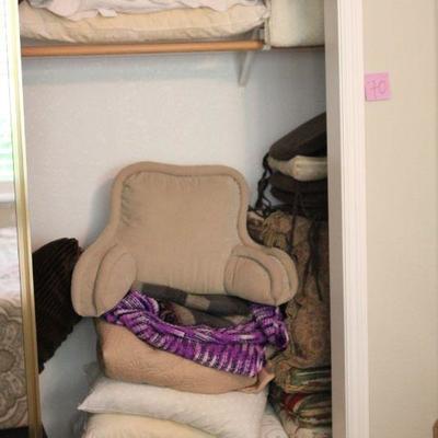 Lot 70 Bed Pillows, DÃ©cor Pillows & More