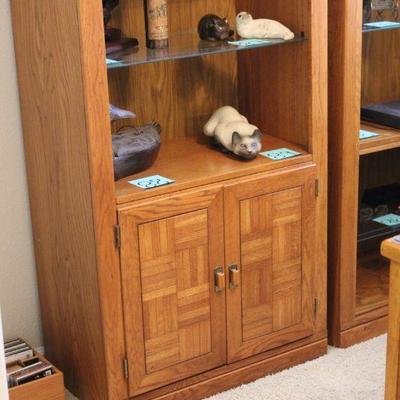 Lot 90 Oak Lighted Cabinet #2