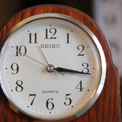 Lot 92 Clocks