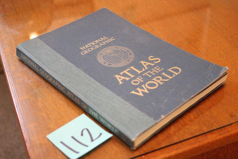 Lot 112 1981 World Atlas Book | EstateSales.org