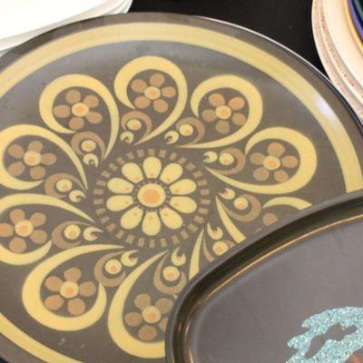 Lot 200 Dishes, Mikasa Serving & More