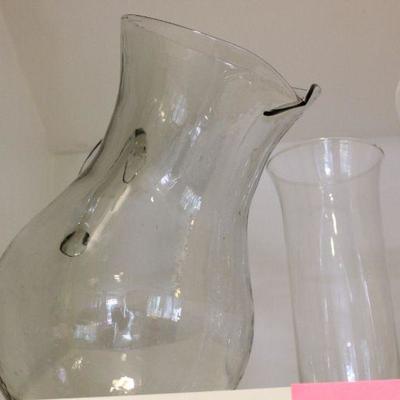 Lot 213 Serving ware 