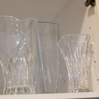 Lot 213 Serving ware 