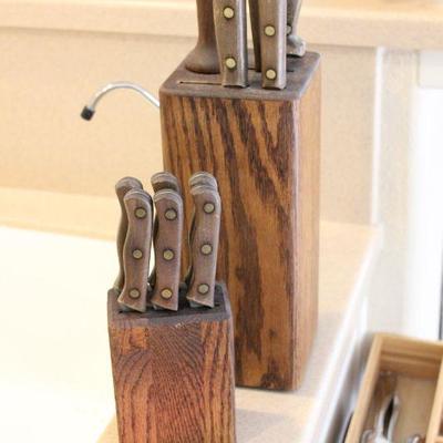 Lot 216 Chicago Cutlery/Knife Set