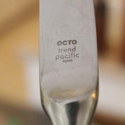 Lot 219 Octo Tren Pacific Flatware