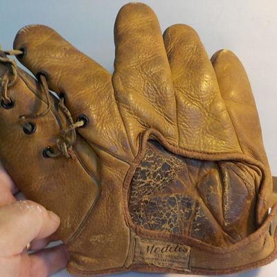 Vintage 1900's "Lefty" base ball glove.