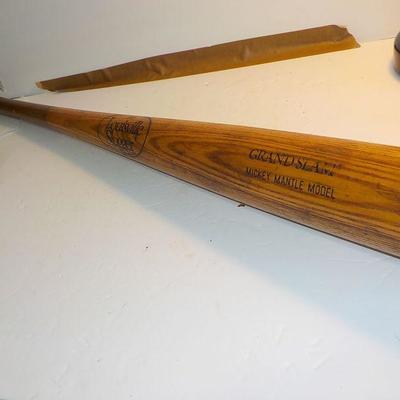 "Mickey Mantle Louisville Slugger base ball bat. 