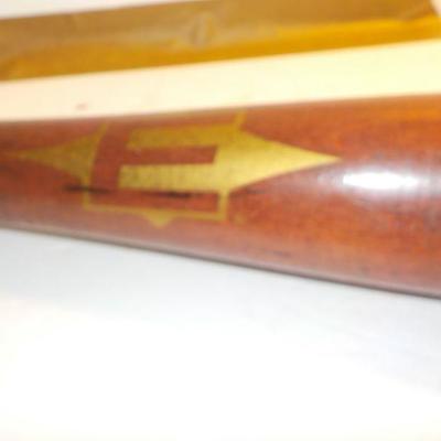 " Pro Maple 243M " Bill Mueller Boston Red Sox" base ball bat.