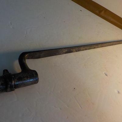 " Civil War Bayonet and scabbard for flint lock rifles".