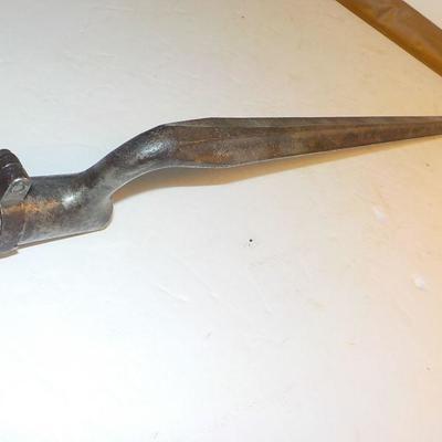 " Civil War Bayonet and scabbard for flint lock rifles".