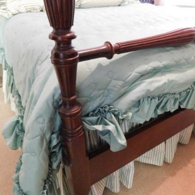 Solid Wood Mahogany Full Size Rice Poster Bed with Mattress Set and Bedding