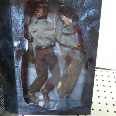 Lot 5 - Sideshow Toy The Wolf Man Universal Monster 12â€ Figure