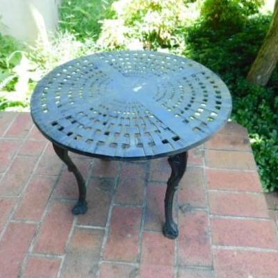 Cast Outdoor Decorative Round Patio Table 22