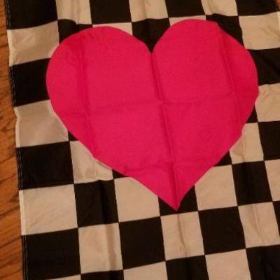 LOT #549: Vintage Heart Flag