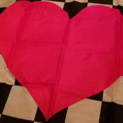 LOT #549: Vintage Heart Flag
