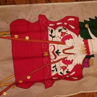 LOT #550: Vintage Santa Claus Farm And Garden Flag